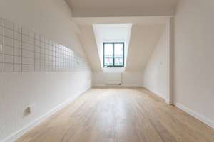Großzügige Dachgeschosswohnung in Bestlage | Loggia | Separate Küche | Tageslichtbad mit Wanne – Löhrstraße 15, 4105 Zentrum-Nord, Leipzig – Vorschaubild 11