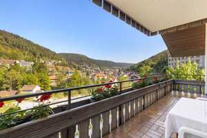 3-Parteienhaus mit unverbaubarer Panoramaaussicht - Kapitalanleger oder Eigennutz (Mehrgenerationenw – Calw (Kreis) – Vorschaubild 4