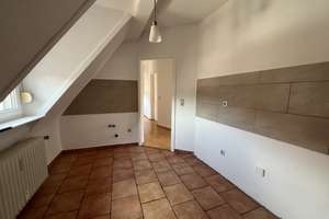 Charmante 2,5-Zimmer-Dachgeschosswohnung im denkmalgeschützten Altbau (ca. 49 m²) – Lange Rötterstraße 9, 68167 Neckarstadt-Ost/Wohlgelegen, Mannheim – Vorschaubild 2