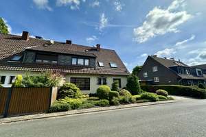 Ihr neues Zuhause in Duisburg-Rheinhausen!
Einfamilienhaus sucht neue Eigentümer – Die vollständige Adresse der Immobilie erhältst du vom Anbieter., 47228 Bergheim, Duisburg – Vorschaubild 41