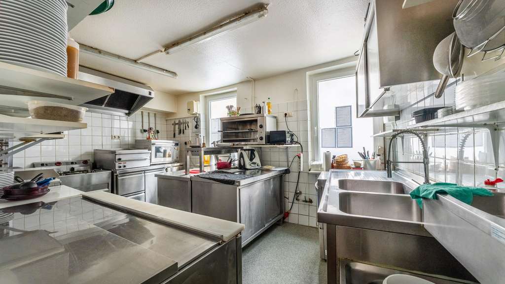 Immobilie in Sulz am Neckar - Attraktives Mehrfamilienhaus mit Gaststätte in zentraler Innenstadtlage - Bild 4