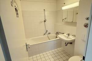 ab 01. 06 - große 1-Zimmer-Wohnung – Die vollständige Adresse der Immobilie erhältst du vom Anbieter., 85586 Poing – Vorschaubild 2