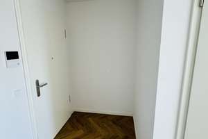 Moderne 3-Raum Wohnung mit Balkon, Abstellkammer sowie Waschmaschinenanschluss! – Otto-Franke-Straße 45, 12489 Adlershof, Berlin – Vorschaubild 11