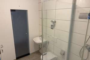 Erdgeschoss-Wohnung mit Souterrain und Garten in München Harthof  – Hasenbergelstraße 24, 80935 Lerchenau-Ost, München – Vorschaubild 5