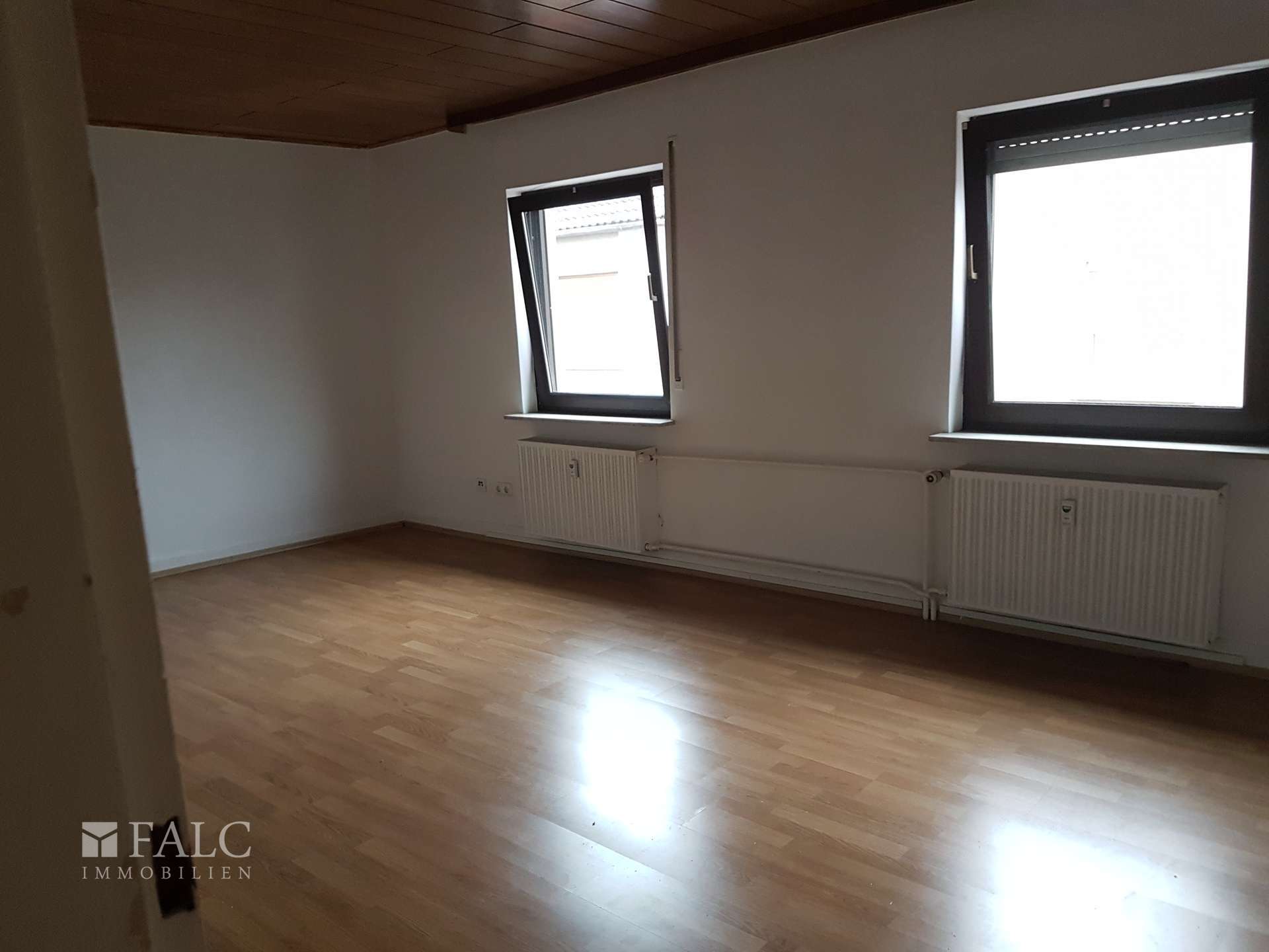 Immobilie in Friedberg (Hessen) - Investoren aufgepasst! - Mehrfamilienhaus mit Gewerbeeinheit in guter Lage - Bild 3