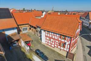 Historischer Fachwerkcharme: Haus mit Hof, großzügiger Scheune + Garten mit eigener Zufahrt – Die vollständige Adresse der Immobilie erhältst du vom Anbieter., 35510 Butzbach – Vorschaubild 3