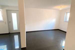 Moderne 2-Zimmer-Einliegerwohnung mit Einbauküche & separatem Eingang