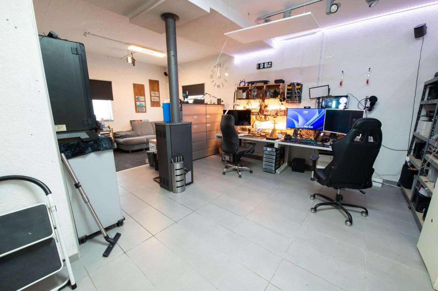 Immobilie in Bühl - Zweifamilienhaus plus vermietete Werkstatt in Bühl - Bild 2