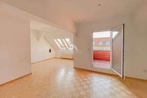 FRÜHLINGSGEFÜHLE! INTERESSANTE DACHGESCHOSSWOHNUNG MIT TERRASSE IN GEPFLEGTEM ALTBAU!PROVISIONSFREI!