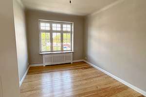 mehr geht nicht: hochwertig sanierter Altbau mit 3,60 m Decken, Dielen, Balkon & Einbauküche – Ahlmannstraße 24, 24118 Ravensberg, Kiel – Vorschaubild 9