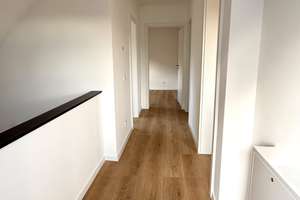 Luxus-Einfamilienhaus mit 3 Bädern, Kamin, Fußbodenheizung & großer Terrasse in Wuppertal – Immenweg 29, 42279 Oberbarmen, Wuppertal – Vorschaubild 17
