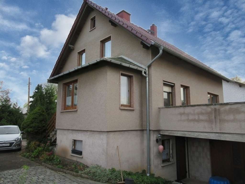 Immobilie in Georgenthal - Einfamilienhaus mit Garten und Nebengebäude
 - Bild 3