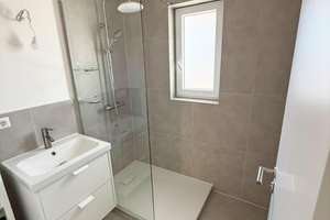 Frisch komplettsanierte 4-Zimmer-Wohnung mit Einbauküche & Balkon in Stuttgart-Bad Cannstatt – Die vollständige Adresse der Immobilie erhältst du vom Anbieter., 70372 Seelberg, Stuttgart – Vorschaubild 2
