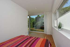 Modern möblierte Wohnung mit großer Fensterfront und Blick ins Grüne in Stuttgart Weilimdorf – Die vollständige Adresse der Immobilie erhältst du vom Anbieter., 70499 Weilimdorf (Ortsteil), Stuttgart – Vorschaubild 16