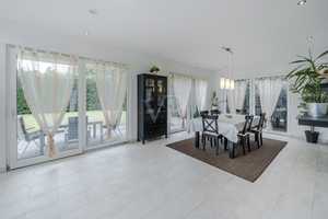 Villa in zentraler Lage mit großer Garage und traumhaft großem Grundstück – Main-Taunus-Kreis – Vorschaubild 7