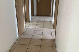 Stilvolle 4-Zimmer-Eigentumswohnung mit Balkon, Carport und modernisierter Ausstattung – Die vollständige Adresse der Immobilie erhältst du vom Anbieter., 59073 Heessen, Hamm – Vorschaubild 3