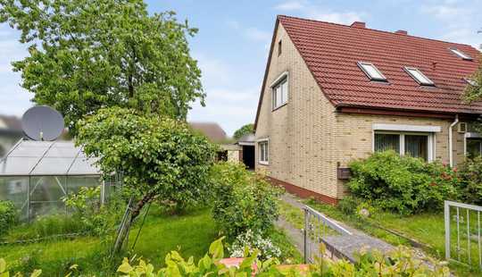 Bild von Idylle in der Großstadt: Kleine Doppelhaushälfte mit Potential und Charme in Hamburg-Langenhorn