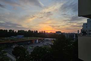 Von privat: Moderne 4-Zimmer-Wohnung mit Weitblick über München – Die vollständige Adresse der Immobilie erhältst du vom Anbieter., 81669 Ramersdorf, München – Vorschaubild 2