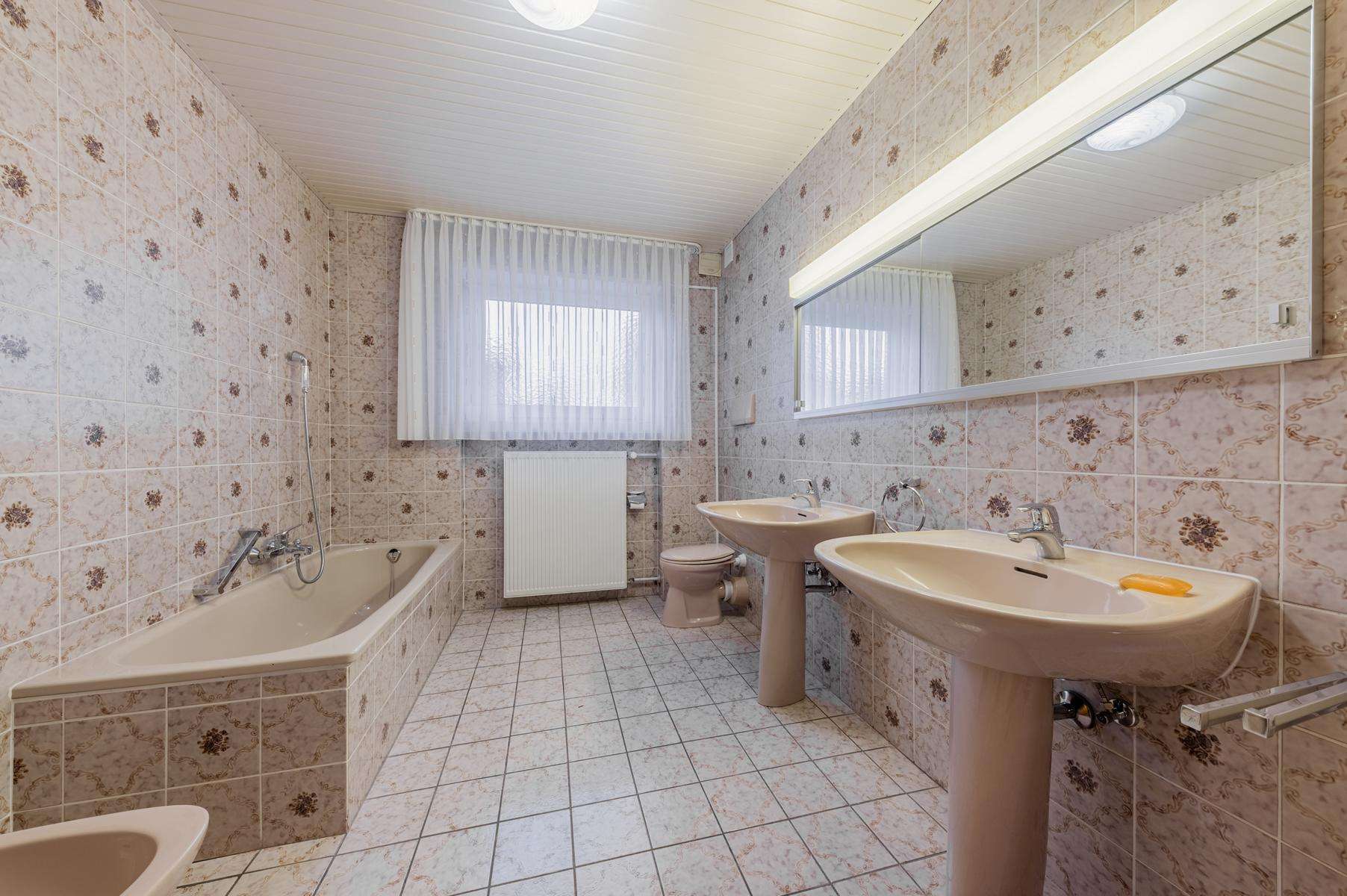 Immobilie in Altweidelbach - Großzügiger Bungalow mit Garage, möglicher Einliegerwohnung und pflegeleichter Grünfläche - Bild 10