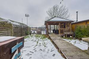 Charmantes Wasser-Chalet in Vlotho mit eigenem Steg & großem Garten – Die vollständige Adresse der Immobilie erhältst du vom Anbieter., 32602 Vlotho – Vorschaubild 2