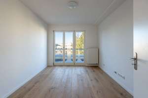 Dachgeschoss mit zwei Terrassen, Aufzug und Stellplatz – Die vollständige Adresse der Immobilie erhältst du vom Anbieter., 14167 Lichterfelde, Berlin – Vorschaubild 5
