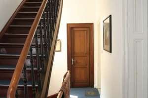 Repräsentatives Jugendstil-Mehrfamilienhaus mit Entwicklungspotenzial und modernisierter Gebäudesubs – Die vollständige Adresse der Immobilie erhältst du vom Anbieter., 47798 Stadtmitte, Krefeld – Vorschaubild 2