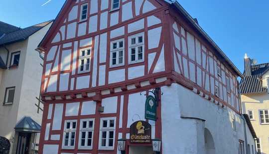 Bild von Die eigene Oldiekiste im historischen Stadtkern von Diez