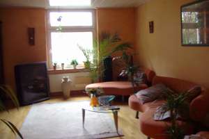 Schöne 3,5-Raum Wohnung mit offenem Kamin und großer Wohnküche – Sybelstr. 34, 45145 Frohnhausen, Essen – Vorschaubild 2