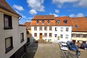 Exklusives 1-2 Familienhaus, mit Garten und Balkon in der Historischen Altstadt von in St. Ingbert – Maxplatz 18, 66386 Sankt Ingbert – Vorschaubild 2