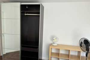 Stilvolle 2-Raum-Dachgeschosswohnung mit geh. Innenausstattung mit Balkon und EBK – Karolingerplatz 12, 14052 Berlin – Vorschaubild 10