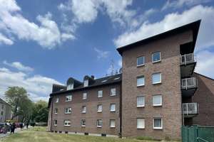 Helle 3,5-Zimmer-Dachgeschosswohnung mit Balkon in Duisburg-Hamborn