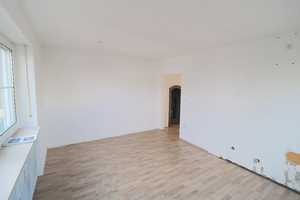 Wunderschönes Zweifamilienhaus mit 3 Garagen in Essenbach/Landshut - Zum Wohnen oder als Investment! – Landshut (Kreis) – Vorschaubild 4