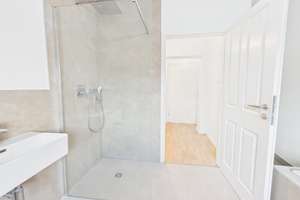 Stilvoll & frisch sanierte Altbau DG-Wohnung in bester Lage von Krefeld-Bockum (KfW70) – Die vollständige Adresse der Immobilie erhältst du vom Anbieter., 47800 Bockum, Krefeld – Vorschaubild 5