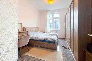 *3 Meter Deckenhöhe*  charmante 3 Zi.-Whg. mit Südbalkon und 30 qm Wohnzimmer