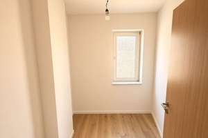 Frisch renovierte Wohnung mit Balkon – 47055 Wanheimerort, Duisburg – Vorschaubild 2