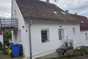 Saniertes Haus zu vermieten in Syrgenstein – Die vollständige Adresse der Immobilie erhältst du vom Anbieter., 89428 Syrgenstein – Vorschaubild 1