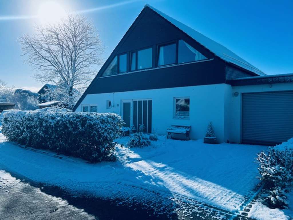 Immobilie in Achim - Renovierungsbedürftiges 14-Zimmer Einfamilienhaus in Achim - Bild 2