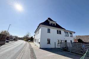 Wohnen & Vermieten - gepflegtes Zweifamilienhaus bei Volkach – Die vollständige Adresse der Immobilie erhältst du vom Anbieter., 97332 Volkach – Vorschaubild 1