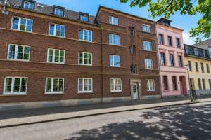 KR-Bockum! Traumhafte 119 m² Galerie-Wohnung mit Sonnenbalkon in wunderschöner Altbauzeile! – Die vollständige Adresse der Immobilie erhältst du vom Anbieter., 47800 Bockum, Krefeld – Vorschaubild 2
