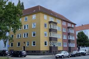 ERSTBEZUG NACH MODERNISIERUNG - 3 Zimmerwhg. mit Parkett, modernem Duschbad und Balkon im 3.OG