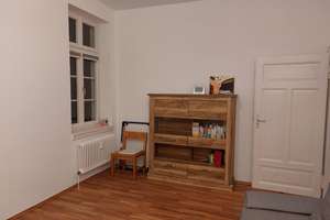 Befristete Zwischenmiete: Helle Altbau-Wohnung mit 2 Zimmern und EBK in Heidelberg