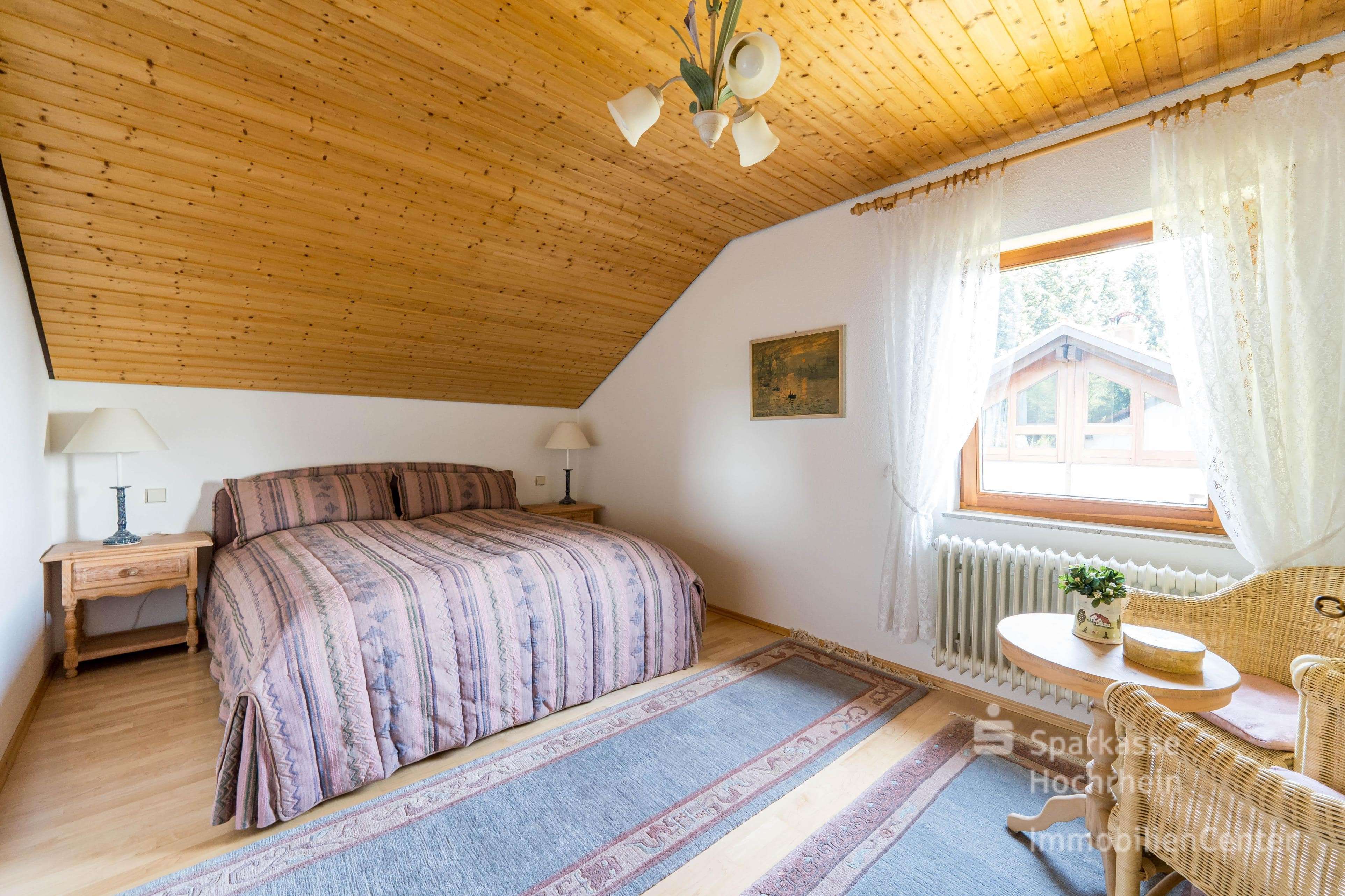 Immobilie in Herrischried - Lichtdurchflutete DG-Wohnung mit traumhafter Dachterrasse - u.a. perfekt als Ferienwohnung - Bild 2