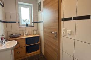 Gepflegtes Einfamilienhaus mit Keller und Doppelgarage in Burglengenfeld / Holzheim am Forst – Die vollständige Adresse der Immobilie erhältst du vom Anbieter., 93183 Holzheim am Forst – Vorschaubild 10