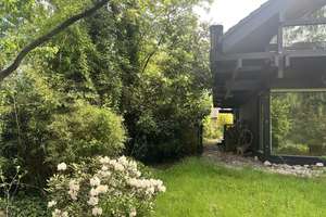 NEUWARMBÜCHEN (FELDRAND): FREISTEHENDES HOLZSTÄNDERHAUS MIT EINLIEGER-WHG AUF PARKÄHNL. GRUNDSTÜCK – Die vollständige Adresse der Immobilie erhältst du vom Anbieter., 30916 Isernhagen – Vorschaubild 4