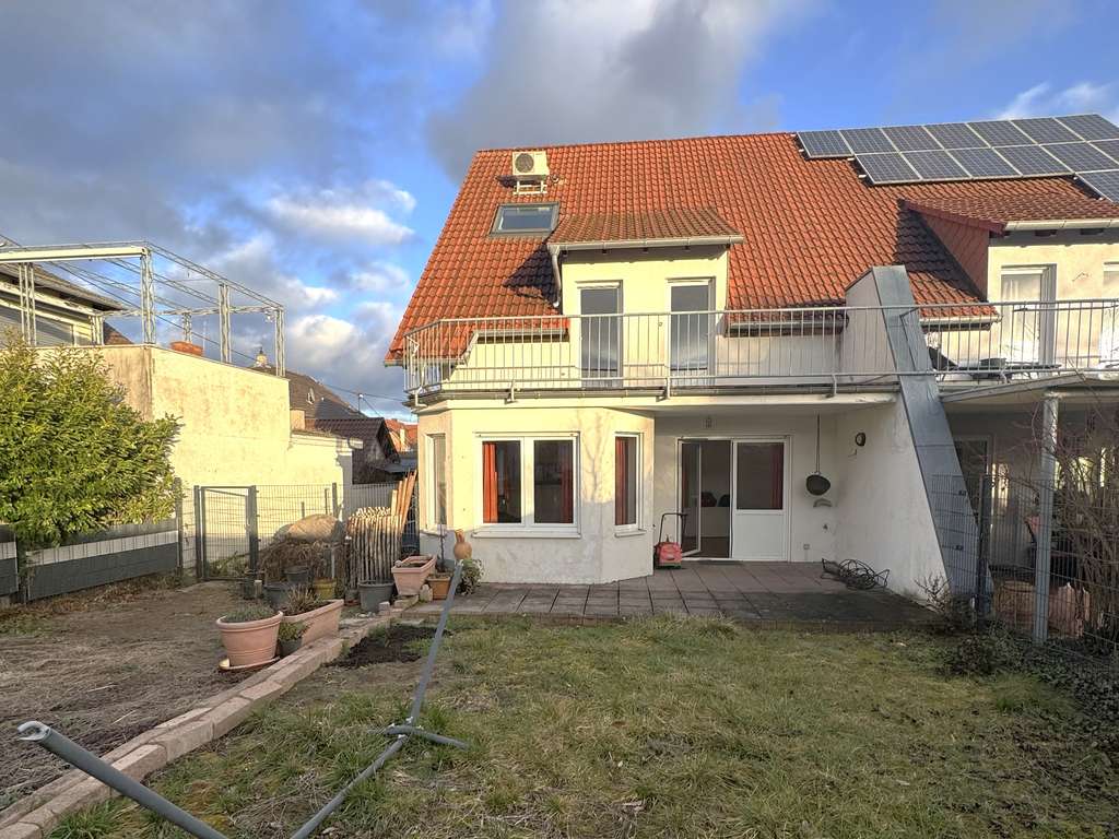 Immobilie in Mommenheim - Charmante Doppelhaushälfte mit viel Potential in Mommenheim - Bild 1