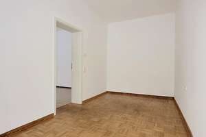 Wohlfühlen im Erdgeschoss: Fußbodenheizung, Balkon & Tageslichtbad mit Wanne und Dusche – Bernsdorfer Str. 76, 9126 Bernsdorf, Chemnitz – Vorschaubild 4