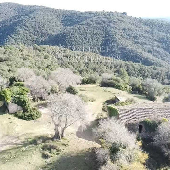 Masía zum Verkauf in Lladó, Alt Empordà, Girona