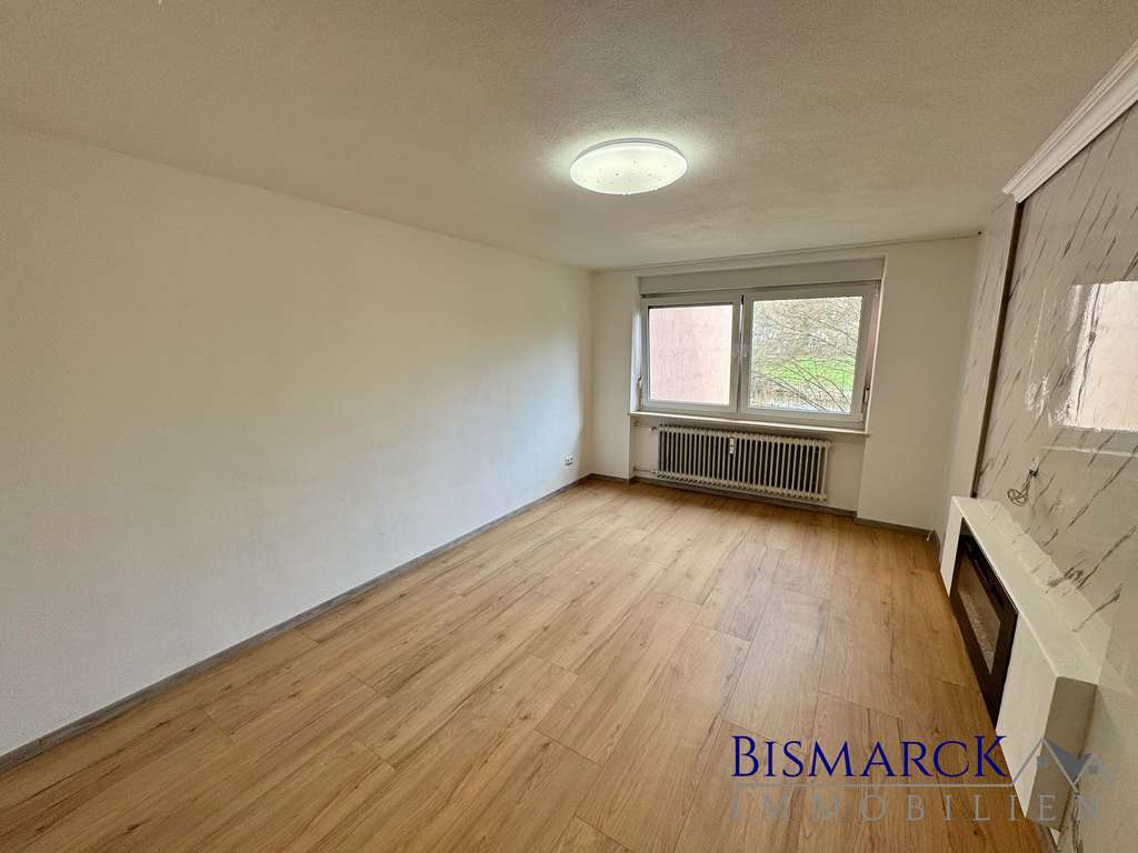 Immobilie in Vilsbiburg - Helle Vierzimmer Wohnung mit Balkon und schönen Ausblick! - Bild 1