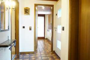 Einfamilienhaus mit ausgebautem Raum im Dachgeschoss, schönem Garten und 2 Garagen – Tübingen (Kreis) – Vorschaubild 12
