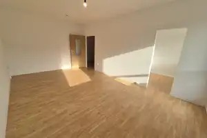Familien aufgepasst: schöne 4-Raum-Wohnung mit idealem Grundriss. – Karl-Laux-Str. 11, 1219 Dresden – Vorschaubild 3